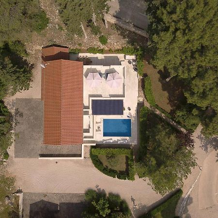 Private Luxury Villa Bianco On Solta For Up To 10 Persons, Heated Pool, Free Parking, Very Close To The Beach! Free Kajak & Mountainbikes, Great Living Area & Privacy! Rogac Luaran gambar